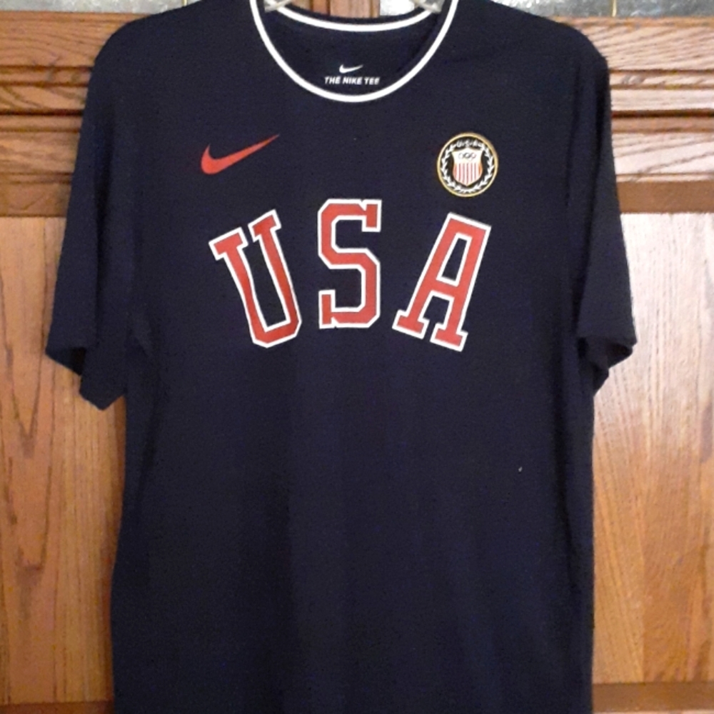 Nike USA Mens Tshirt  medium